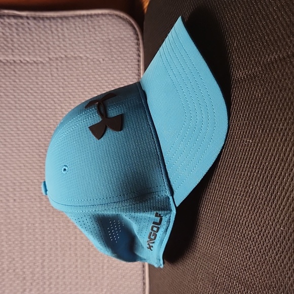 Under Armour Golf Velcro Back Hat - Picture 2 of 3